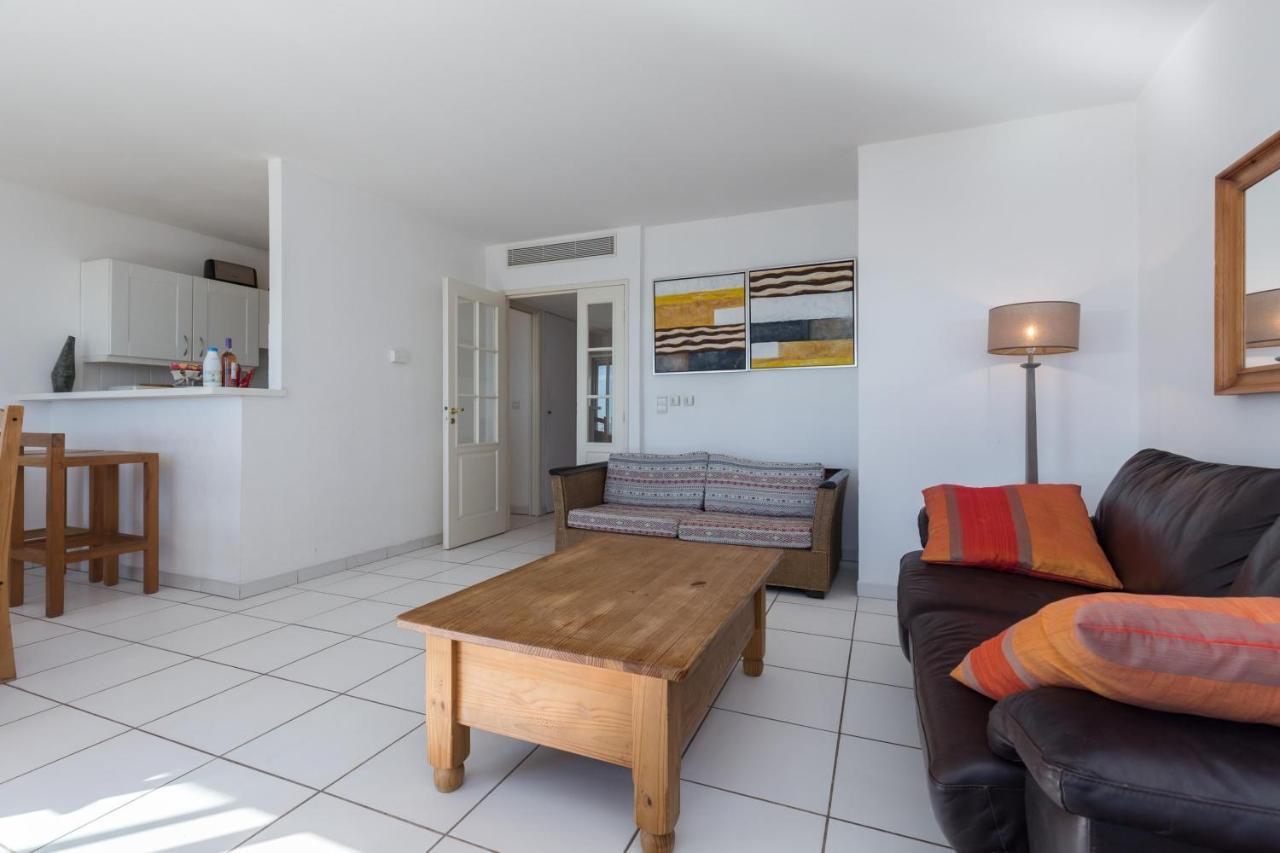 Bright Two Bedroomed Apartment On The Beach In Cannes With Huge Terrace With Fabulous Sea Views - 2001 Bagian luar foto