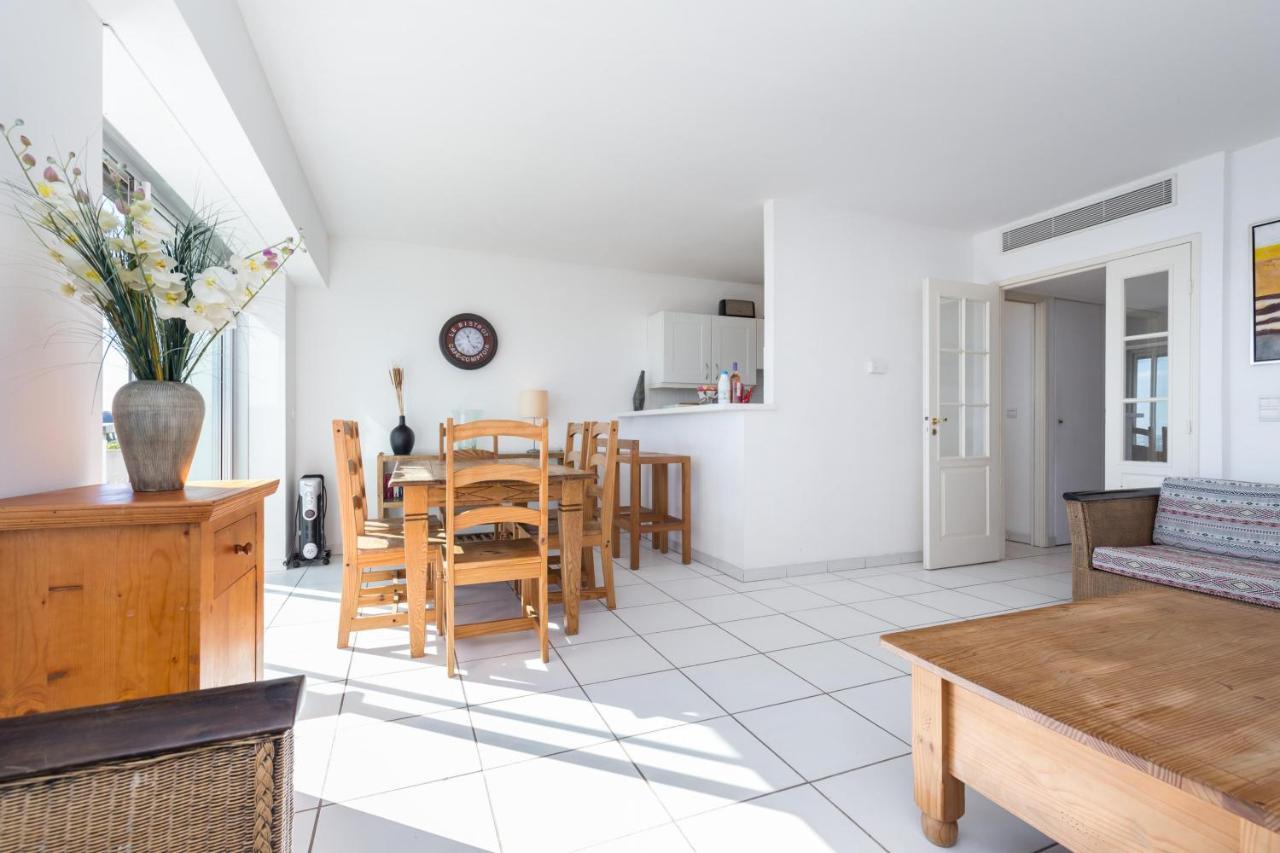 Bright Two Bedroomed Apartment On The Beach In Cannes With Huge Terrace With Fabulous Sea Views - 2001 Bagian luar foto